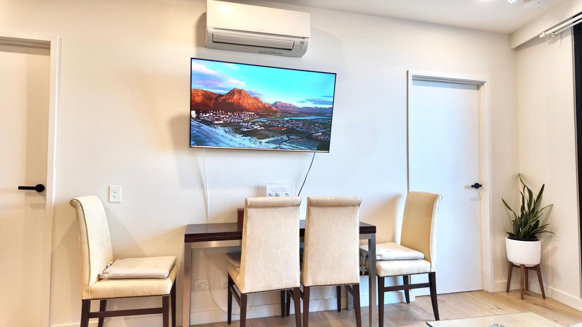 M-City Apartment - Executive Twin King Ensuites - Fully Equipped - Free Parking, Fast Wifi, Smart Tv, Netflix, Complementary Drinks & Amenities - M-City Shopping Centre Clayton 3168 Buitenkant foto