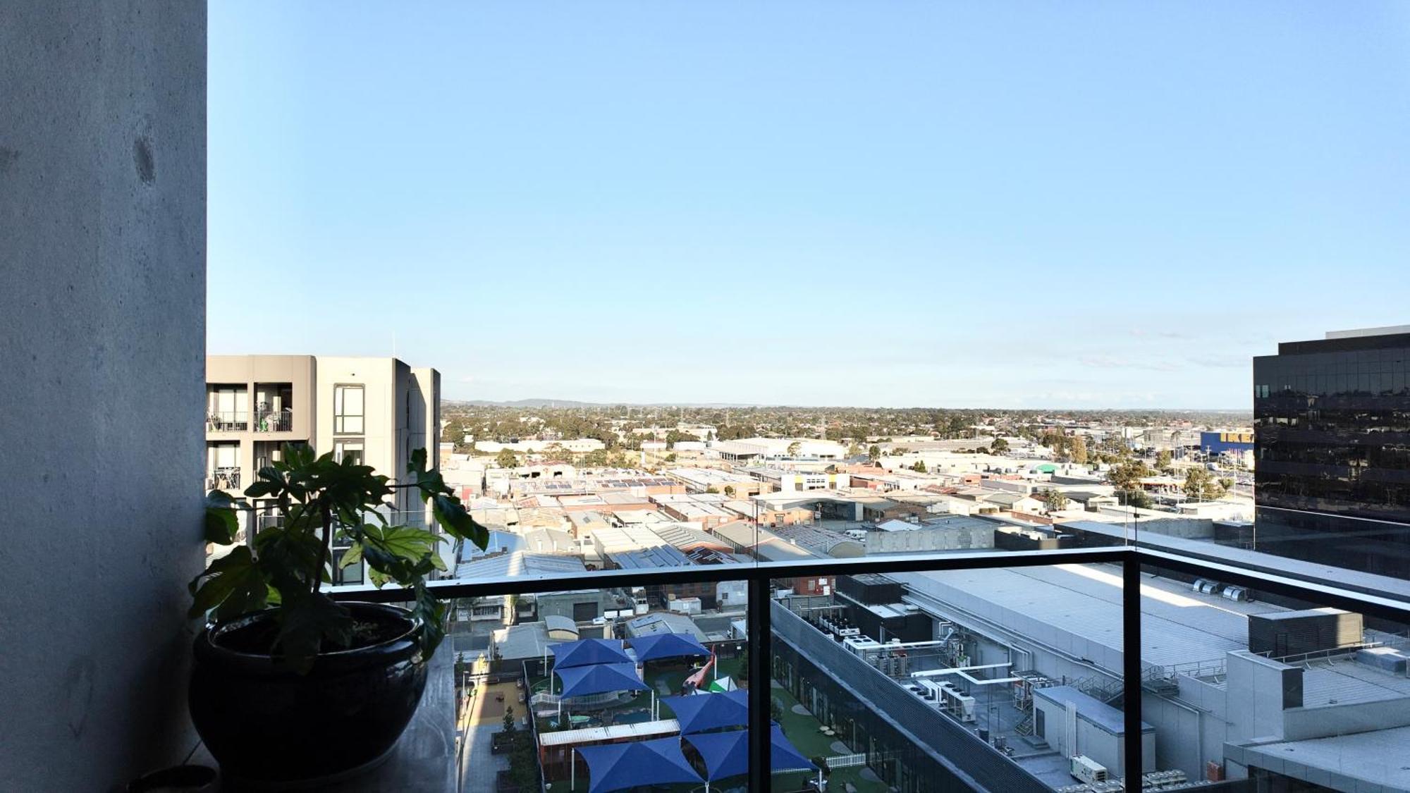 M-City Apartment - Executive Twin King Ensuites - Fully Equipped - Free Parking, Fast Wifi, Smart Tv, Netflix, Complementary Drinks & Amenities - M-City Shopping Centre Clayton 3168 Buitenkant foto